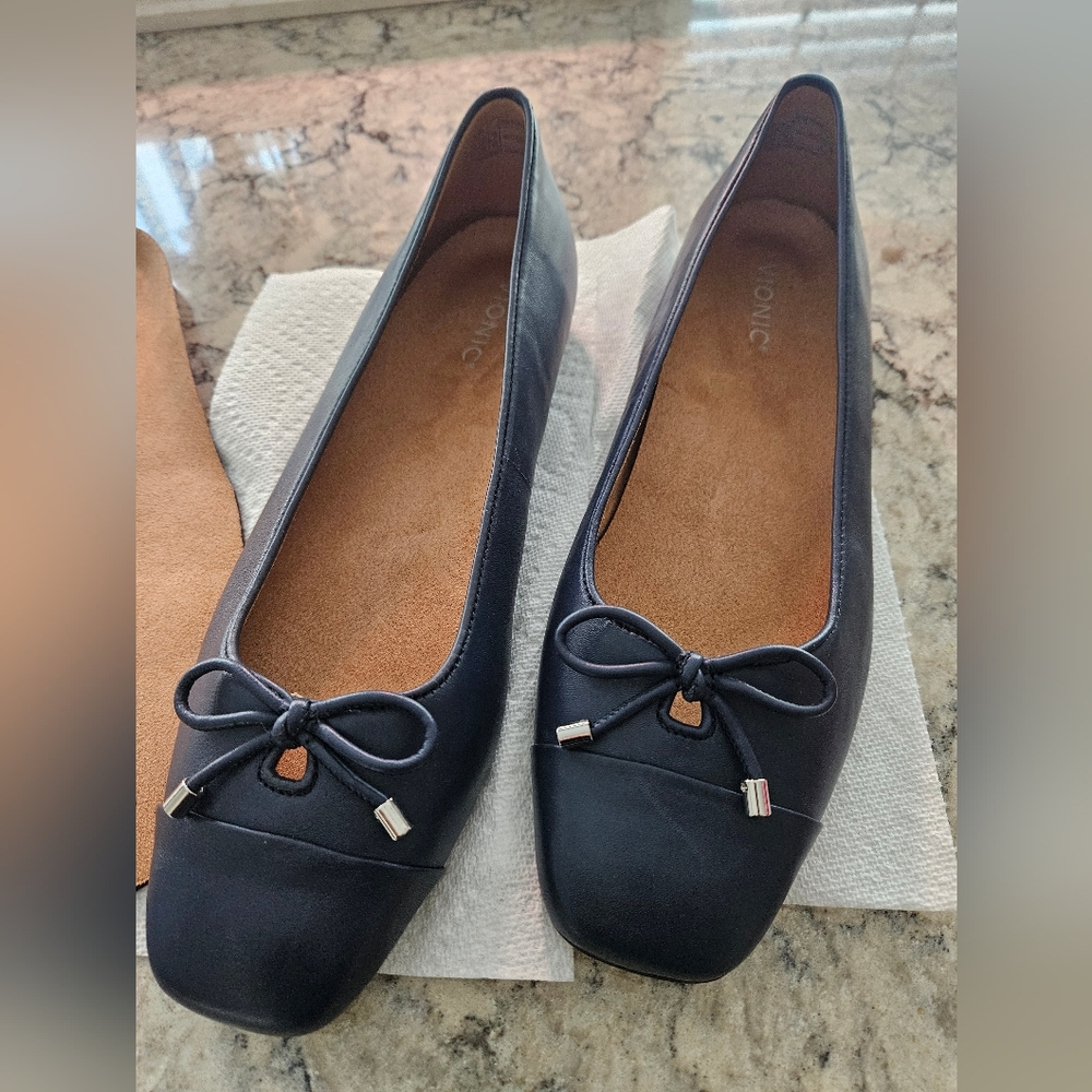 Vionic Women's Navy Ballet Flats